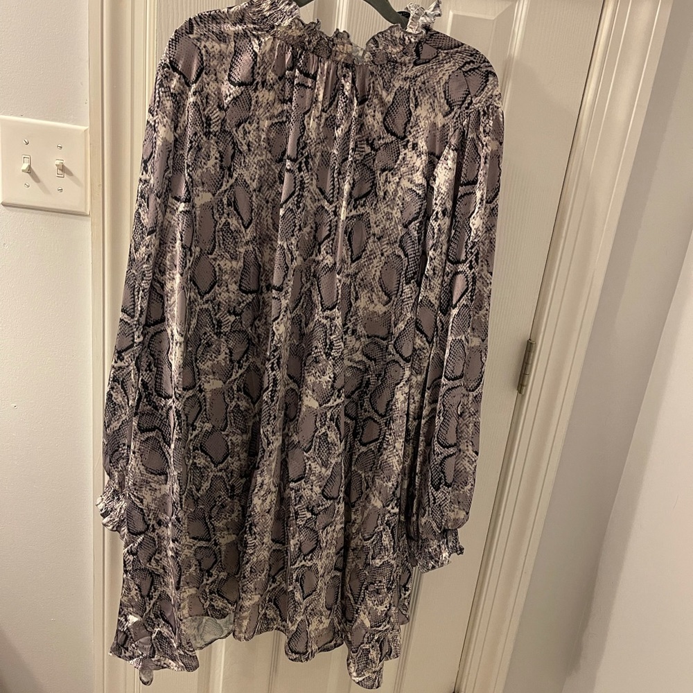 Women’s dress